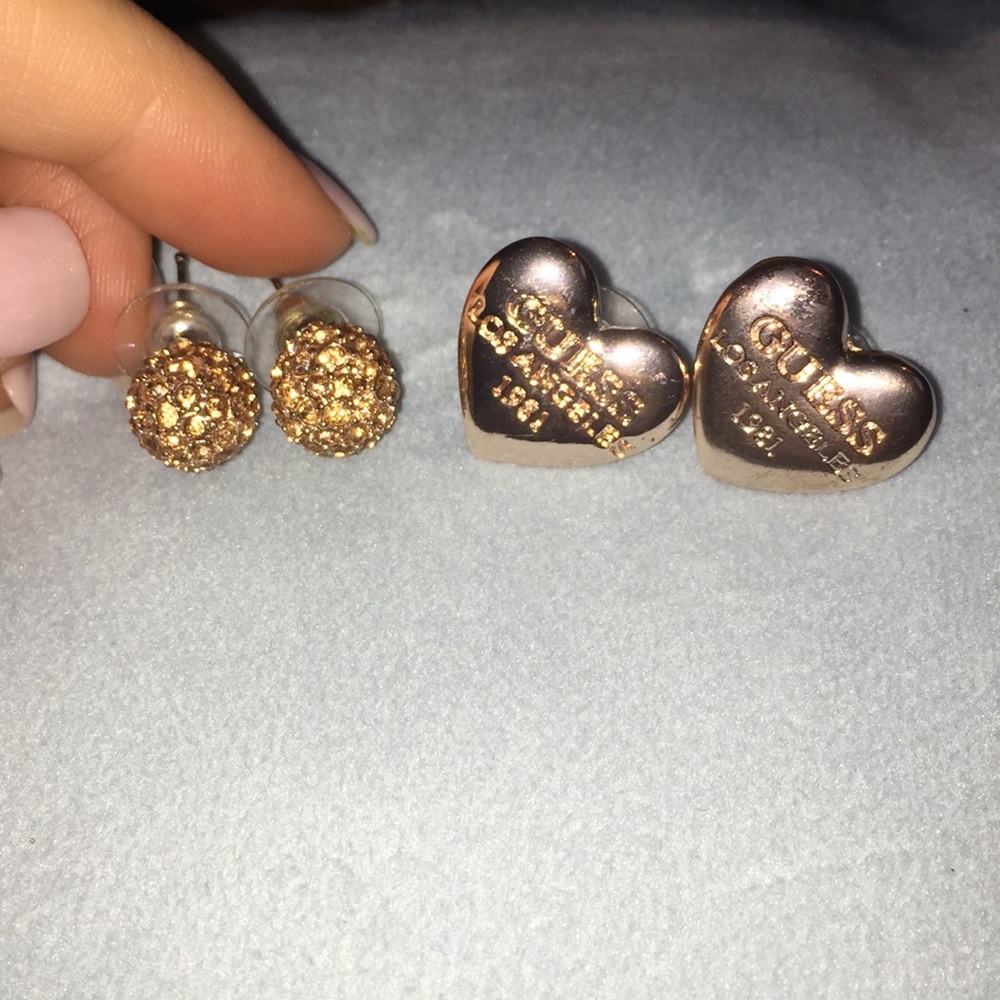 Guess Pavè and heart earring set